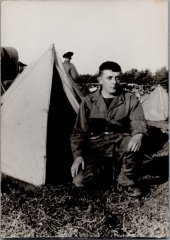 Photo d'André MOCCAND dans un camp militaire