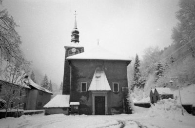 Photo de l'église de Sixt l'hiver