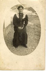 Carte postale - portrait d'une femme