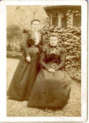 Photo de Lucie et Marie DEFFAYET