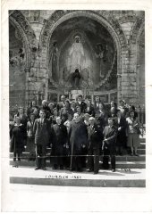 Photo à la sortie du pèlerinage à Lourdes en 1952