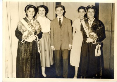 Photo d'Odette ROUGE, Eliane PIN, Roland PIN, Huguette et Denise ROUGE, duchesse de Savoie à Paris -1956