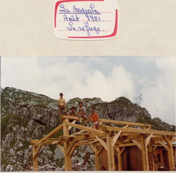 Photos de la construction du chalet de la Vogealle 1981
