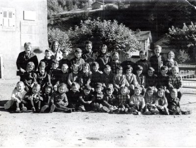 Photo de classe de l'école de Sixt 1970